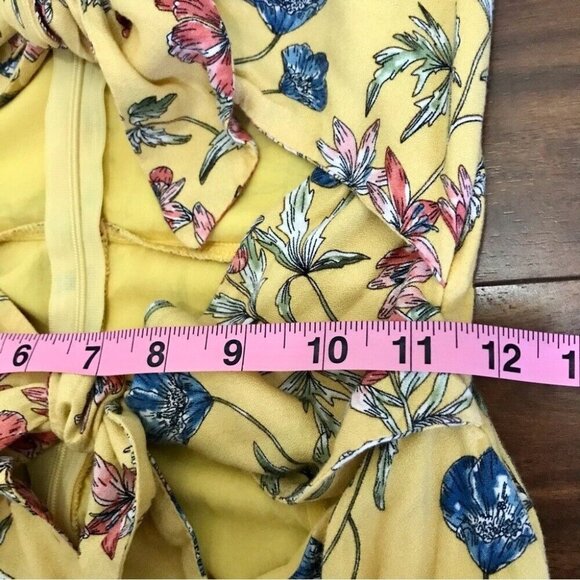 Lush  Women's Yellow Floral Beachy Romper w/ Cutouts Double Tie Front Size Small - Picture 11 of 12